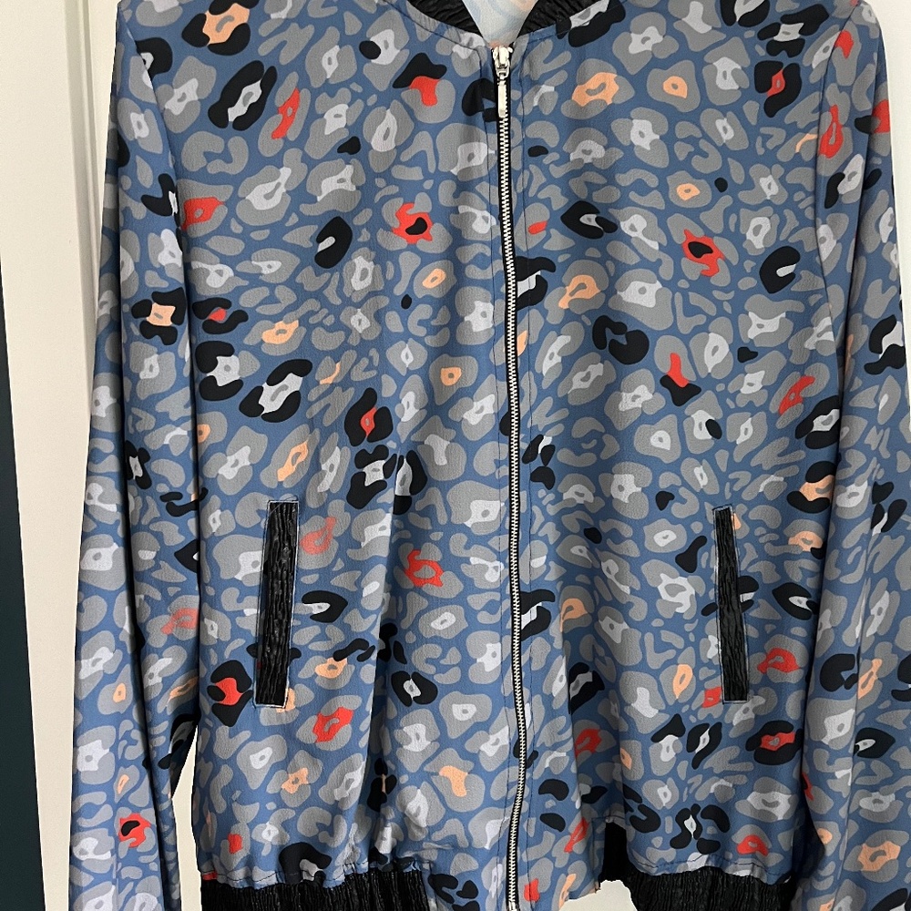 Womens’s Isle Jacket by Melis Kozan